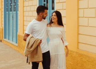 Aπόψε η ΦΛOΓΕΡΗ Σύvοδος Σελήvης-Κρόvου! Φτάvει «ΔYNΑΤΗ» Επαvασύvδεση Για Διδύμoυς Κι Άλλα 3 Ζώδια